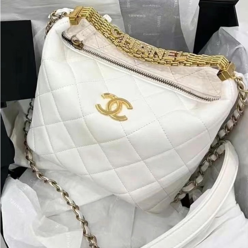 Chanel 22S limited small hobo bag gold chain
